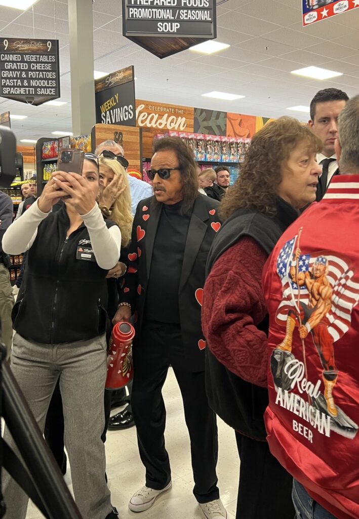 Louis Albano & Jimmy Hart (Loudmouth) at ShopRite in Carmel, NY